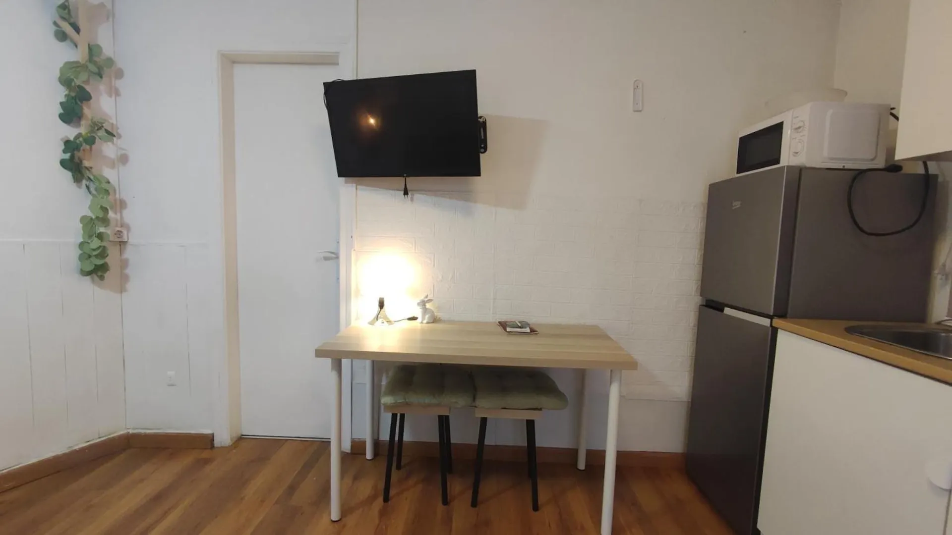 Study Park Gueell Apartment Barcelona